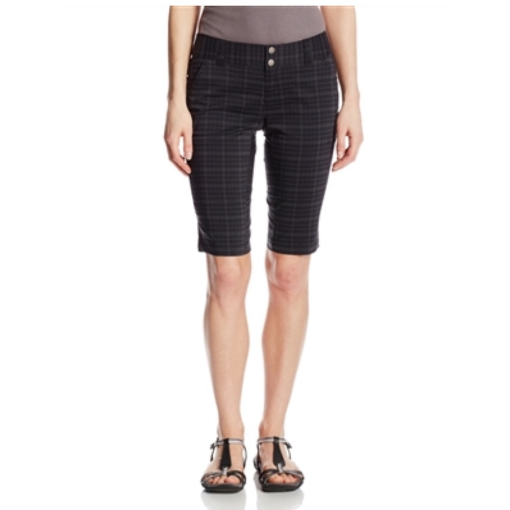 Black Plaid Women's Knee-Length Shorts